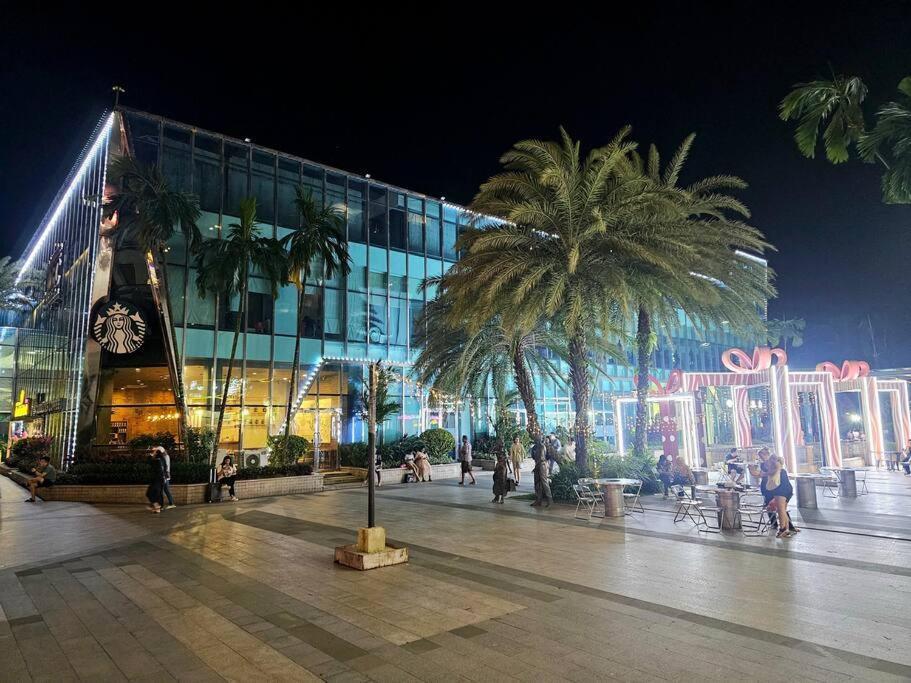Royal Strand, Country Garden Danga Bay, Johor Bahru, Johor * Johor Bahru