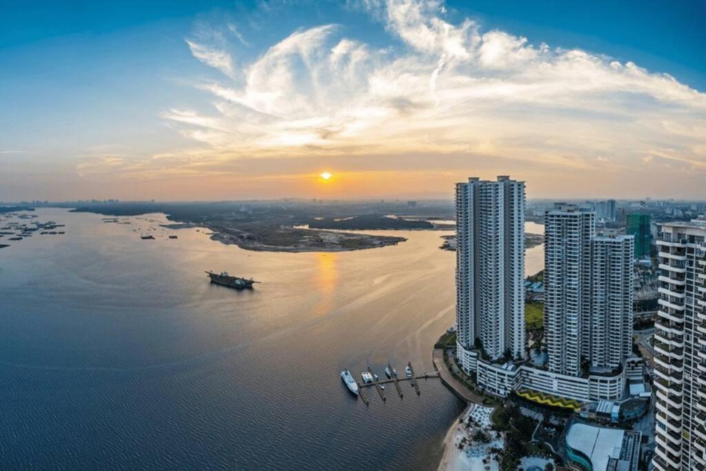 Royal Strand, Country Garden Danga Bay, Johor Bahru, Johor Apartment *