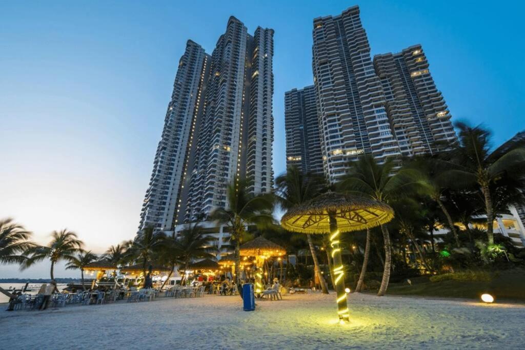 Royal Strand, Country Garden Danga Bay, Johor Bahru, Johor *