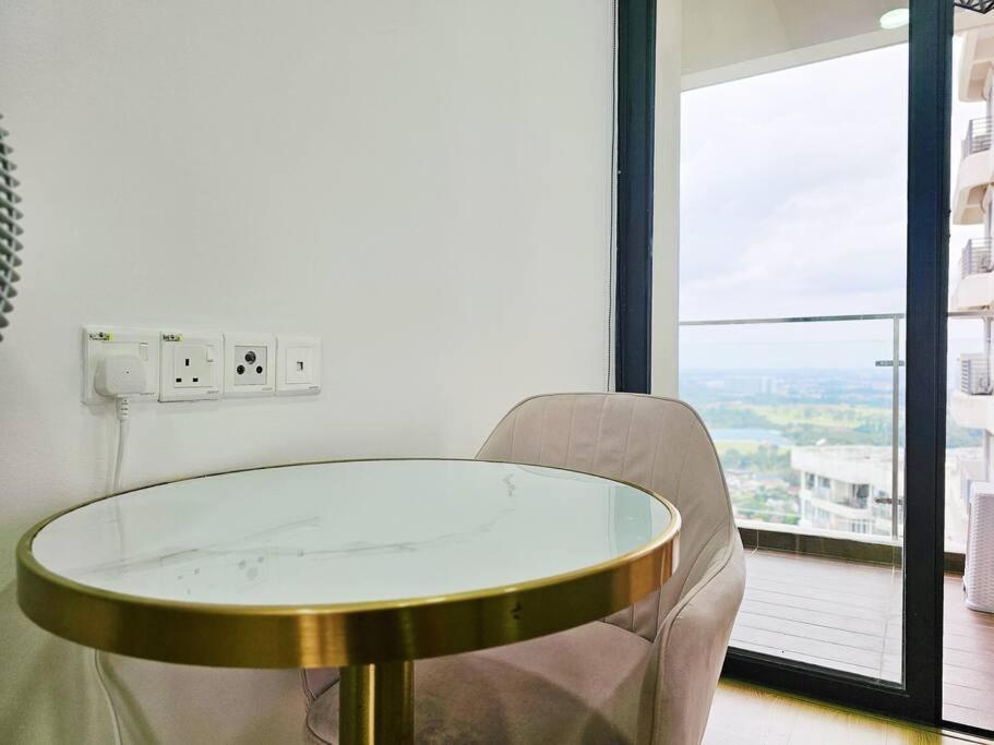 Apartment Royal Strand, Country Garden Danga Bay, Johor Bahru, Johor *