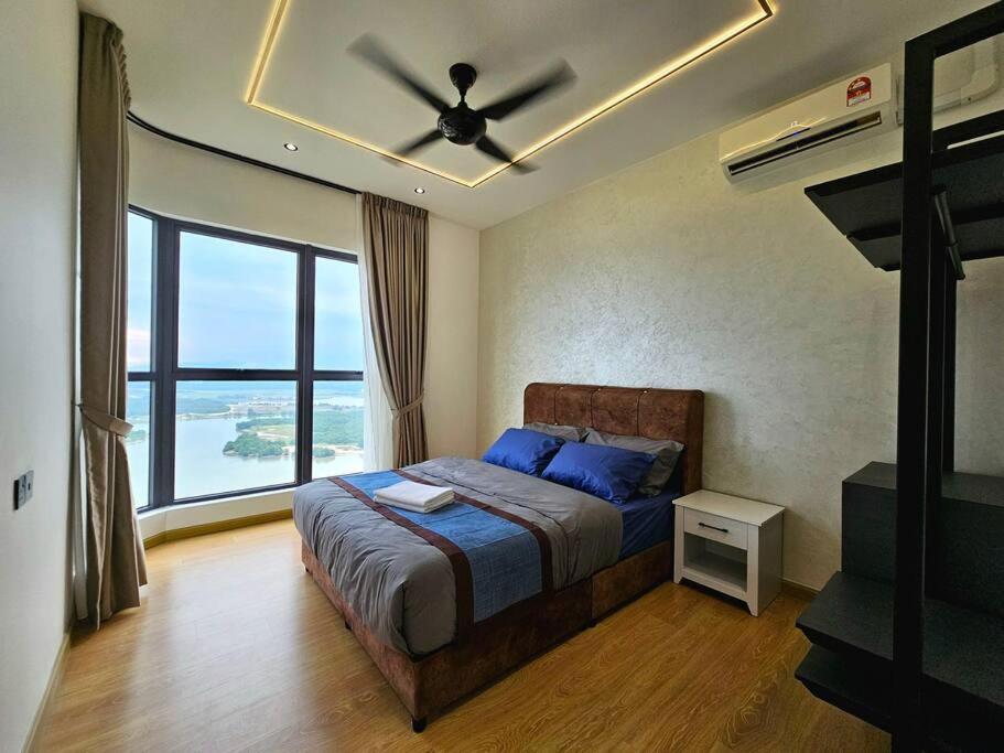 Apartment Royal Strand, Country Garden Danga Bay, Johor Bahru, Johor