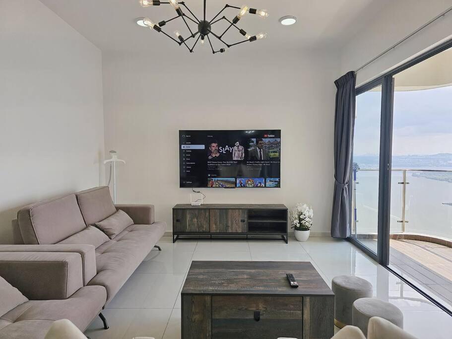 Apartment Royal Strand, Country Garden Danga Bay, Johor Bahru, Johor *