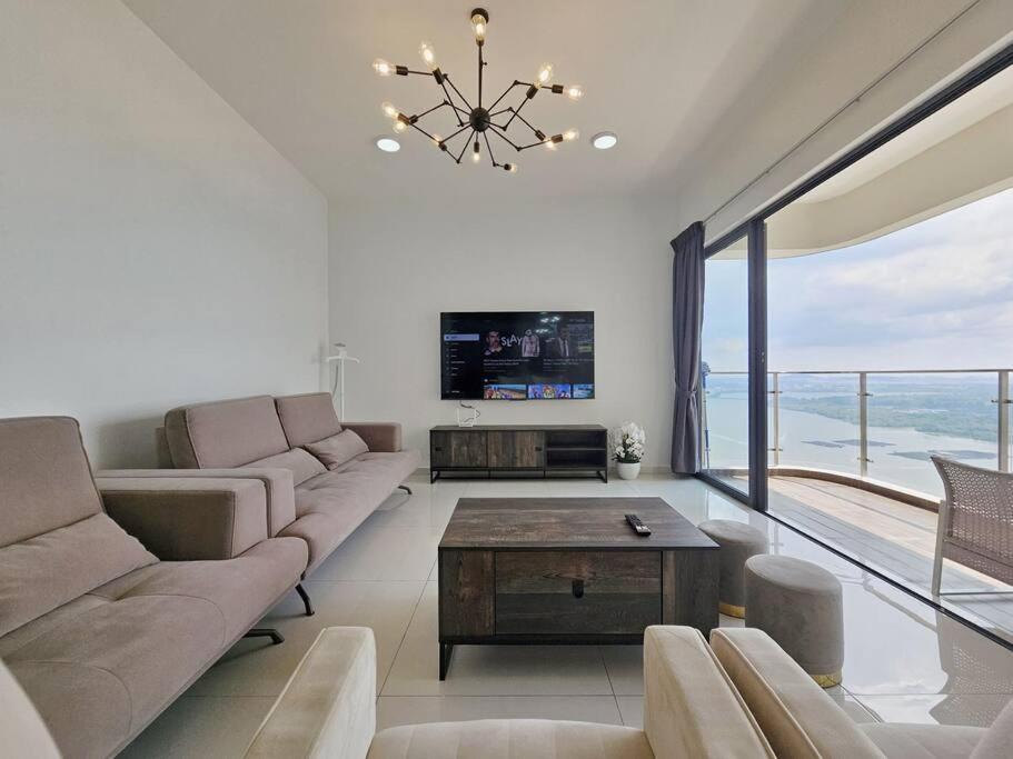 Apartment Royal Strand, Country Garden Danga Bay, Johor Bahru, Johor *