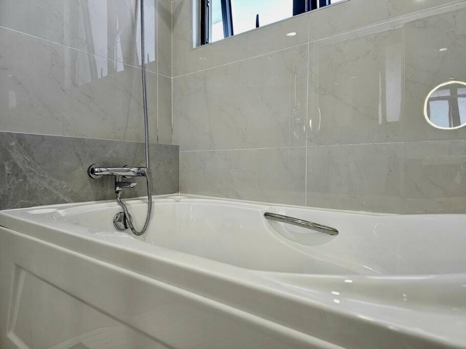 Apartment Royal Strand, Country Garden Danga Bay, Johor Bahru, Johor